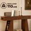 Console étroite de 152 cm avec prise électrique intégrée, table d'appoint rectangulaire de style ferme à placer derrière un canapé, aspect bois, avec compartiments latéraux et tablette de rangement ouverte à lattes pour l'entrée, le salon ou le couloir.
