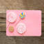 Planche à découper en verre moderne à thème en sucre rose conçue pour servir des barres chocolatées, idéale comme cadeau personnalisé-114446511
