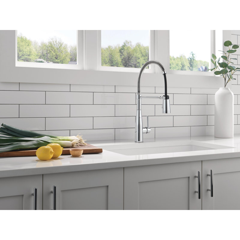 Essa Pro Style Commercial Kitchen Faucet with Pull Down Sprayer, Chrome Single Hole Kitchen Sink Faucet, Single Handle, Chrome