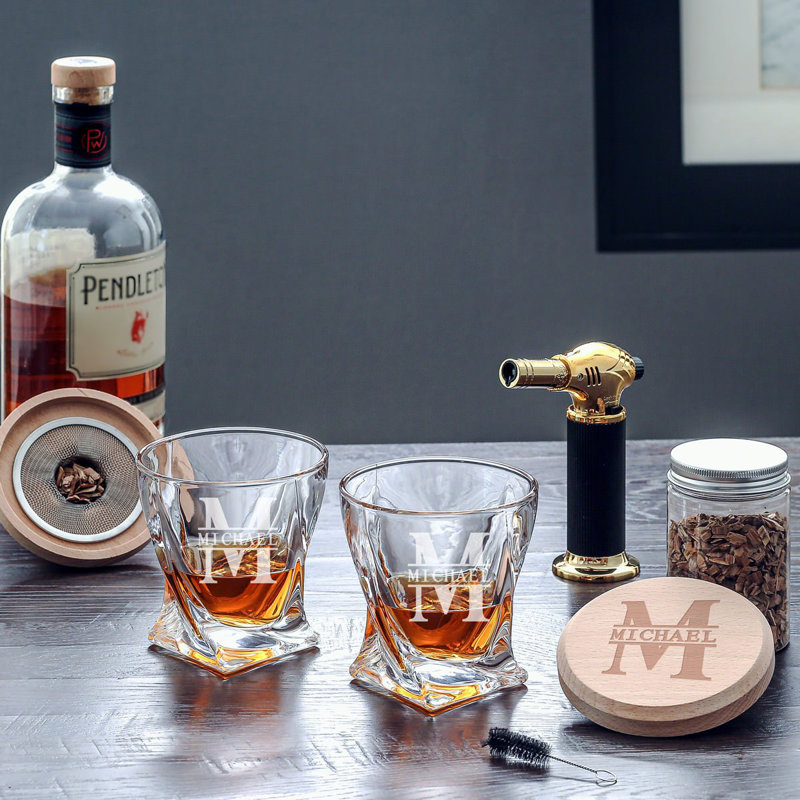 Ensemble de fumoir 7 pièces Oakmont Bourbon avec deux verres Oakmont, Oui