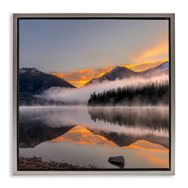 «Orange Sunset Lake Reflection» par Danita Delimont, H 18 po x l 18 po, Cadre flottant gris lustré