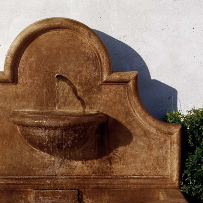 Fontaine en béton andalouse