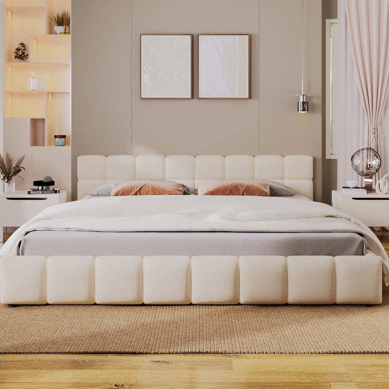 Élégante base de lit tapissier très grand, cadre de lit très grand en chenille avec tête de lit, lit plateforme en bois avec motif en damier pour la chambre à coucher, aucun sommier nécessaire, beige (88 po x 82 po x 24 po)