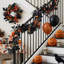 Couronne d'Halloween de 50 cm avec lumières fantômes pour porte d'entrée | Citrouilles fantômes pré-éclairées avec commande vocale et minuterie pour décorer votre porche, mur ou table de fête intérieure