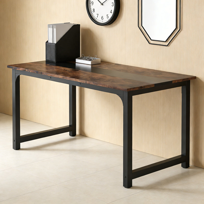 Bureau d'ordinateur brun patiné avec cadre en métal noir et rayures décoratives pour espaces de travail rustiques, Brun