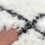 Tapis géométrique tissé à plat en polypropylène blanc / gris Haylee-148925784