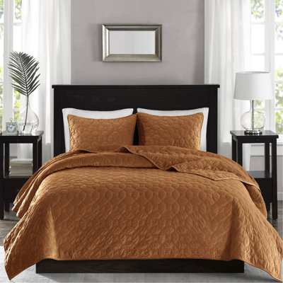 3 Piece Quilt Rust King/ King - Velvet, Geometric Quilting, Comfortable Velvet Soft And Comfortable, Design, 1 & 2 Shams