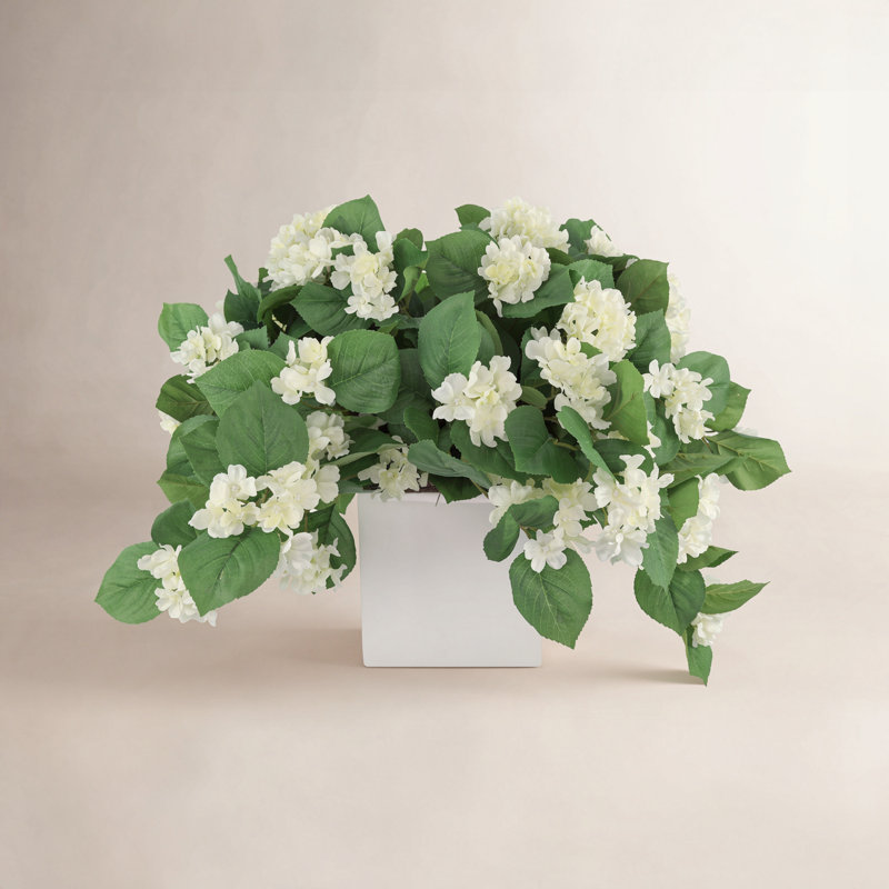 Hortensias UV d'extérieur disposés dans un pot en fibre de pierre, Blanc