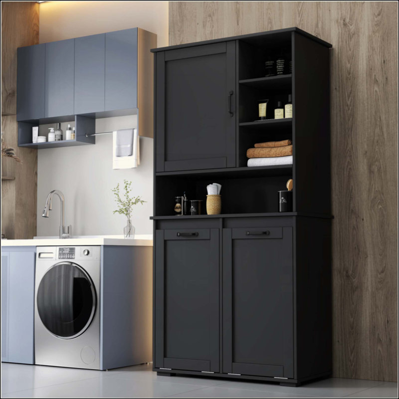 Armoire de buanderie avec portes et tablette, panier à linge inclinable, plusieurs espaces de rangement, style autoportant, tablettes ouvertes, tablette réglable
