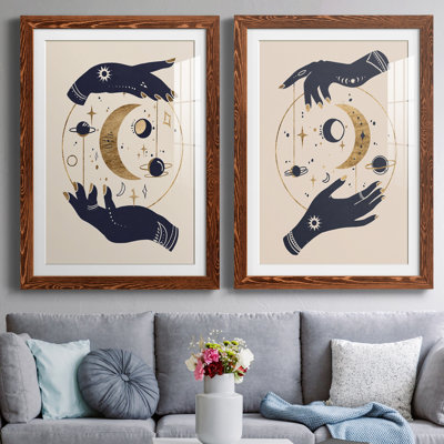 «Moon Hands», reproduction encadrée IPremium prête à être accrochée