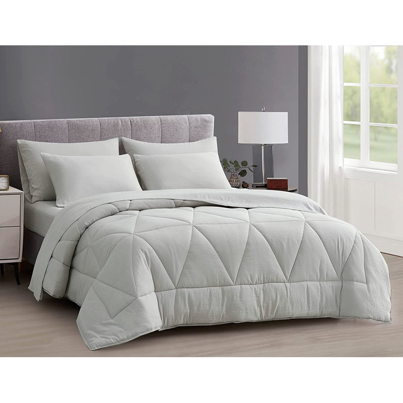 Light Gray Queen Microfiber Triangle Geometric Bed in a Bag Set