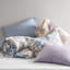 Literie à motif floral bleu grand avec édredon et draps, microfibre douce, motif aquarelle, convient à un matelas de 16 po, impression de lit lavable à la machine, jusqu'à lavable