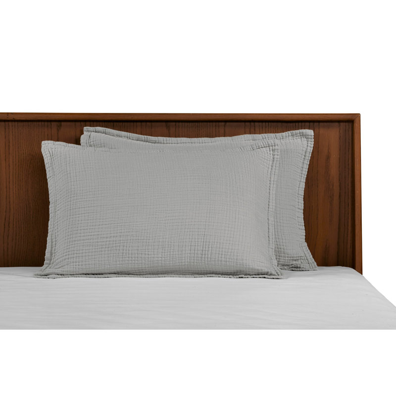Taie d'oreiller 100% coton de qualité supérieure, 25,6 po x 25,6 po | Couleur gris doux | Lavage en douceur, séchage par culbutage, repassage facile | Parfait pour les chambres confortables et les décorations élégantes | Tissu durable et respirant pour un confort ultime