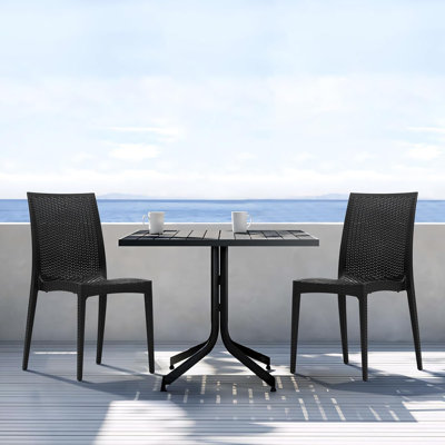 Chaise d'extérieur empilable - résistante à l'eau et aux rayons UV