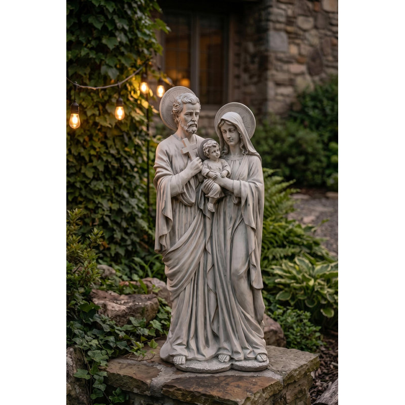 Statue de la Sainte Famille, H 42 po x l 17,5 po x P 12,5 po