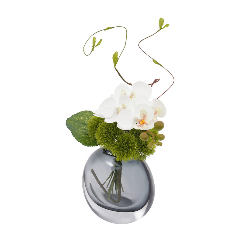 Arrangement de fleurs artificielles dans un vase, Gris