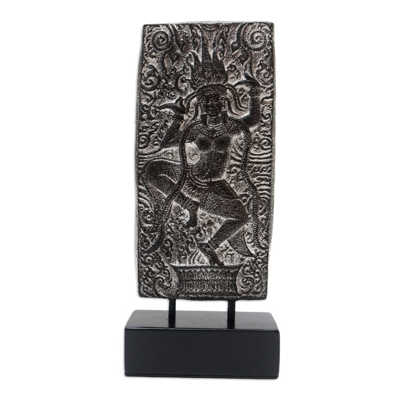 Alece Sculpture