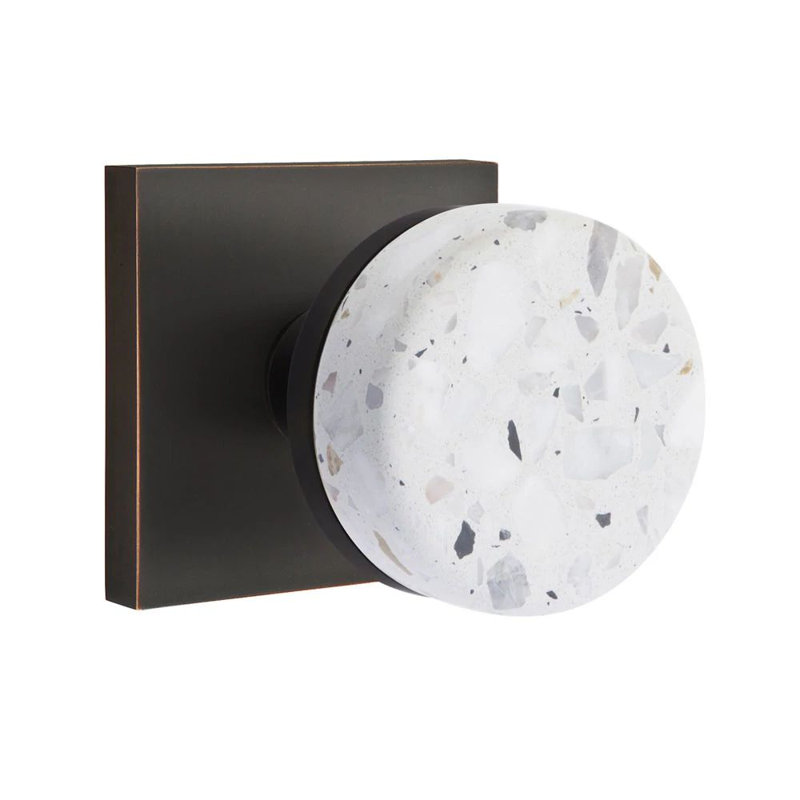 Mortaise intérieure de passage Emtek Select avec rosette carrée et tige conique, bouton Terrazzo clair (droite)