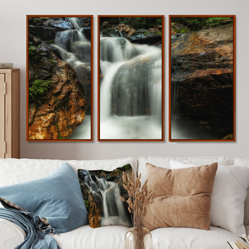 «Slow Motion Waterfall On Rocks», ensemble d'art mural sur toile encadré paysage, H 28 po x l 36 po, Brun