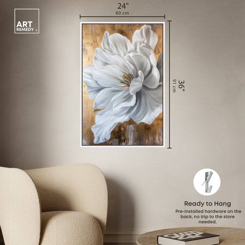 Florals "Bloom White Petals" par Art Remedy sur toile, Cadre blanc, H 37 po x l 25 po