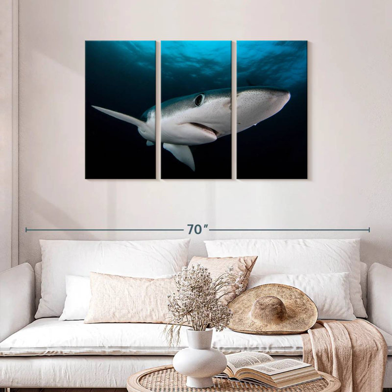 Requin bleu sous-marin Brampt, H 28 po x l 45 po