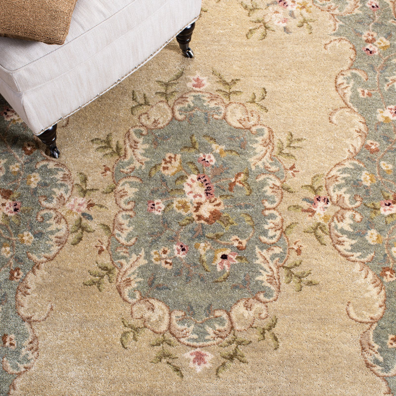 Molter Hand Tufted Wool Floral Rug, Rectangle 2' x 3'