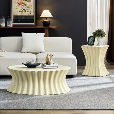 Table basse ovale beige de 91,6 cm (36,08 pouces) en fibre de verre de style vintage, idéale pour une décoration intérieure moderne. Prête à l'emploi, aucun assemblage requis, nettoyage facile.