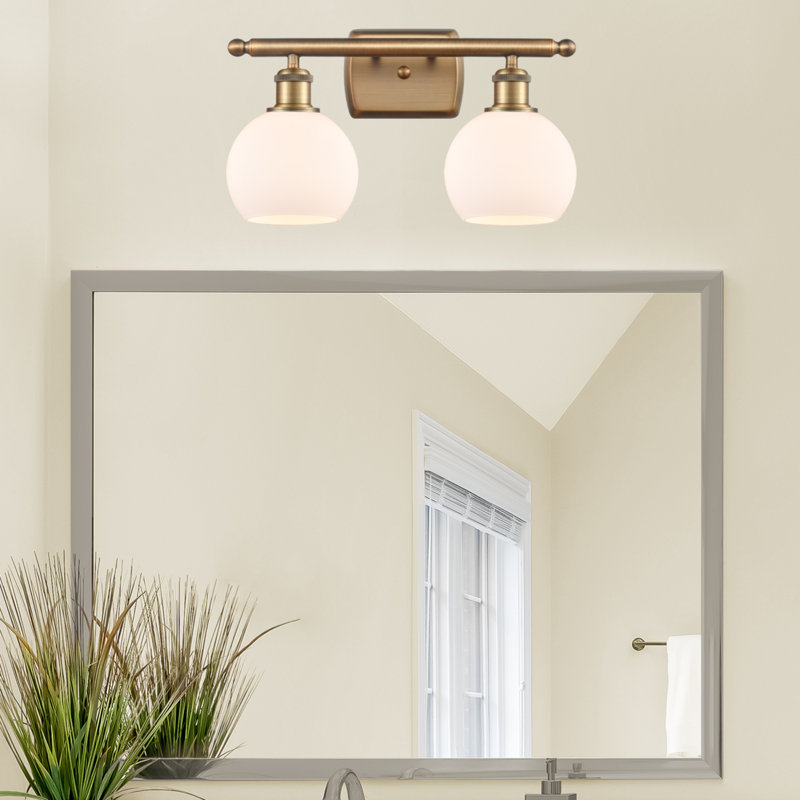 Éclairage pour meuble-lavabo en laiton antique à 2 lumières Almatine, Blanc mat, Laiton brossé, Incandescente