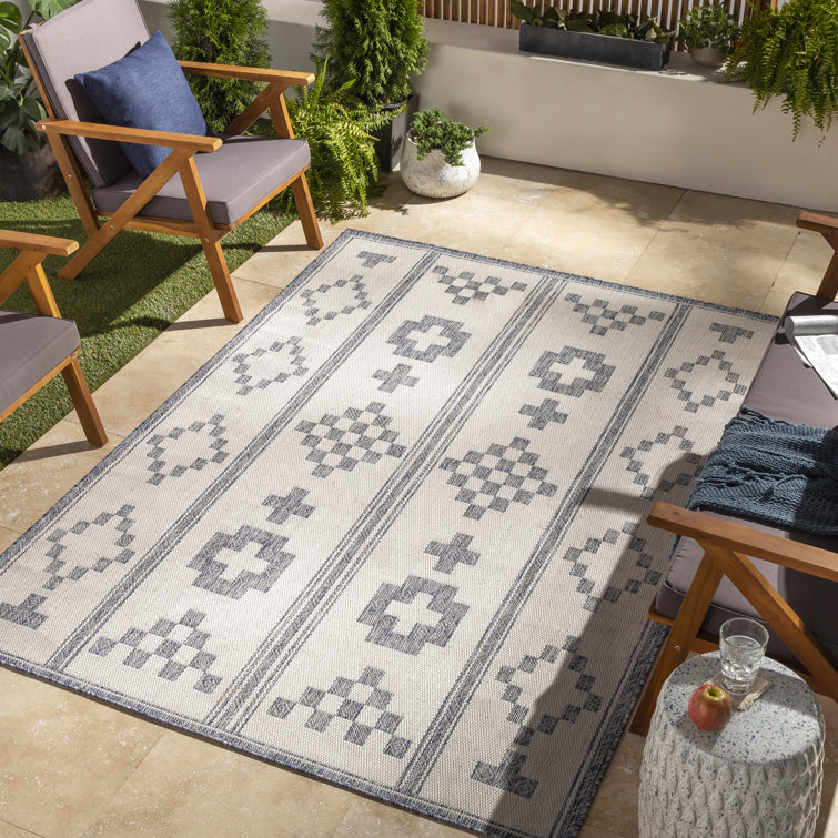 Khaleedah Geometric Indoor / Outdoor Rug