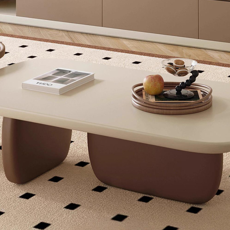 Table basse moderne avec finition peinture piano