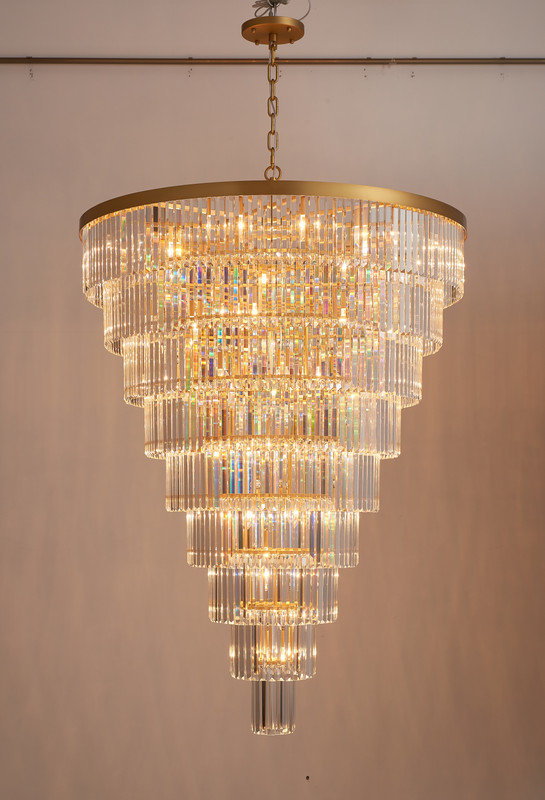 Lustre à gradins en cristal à intensité variable, H 60,2 po x l 47,2 po x P 47,2 po, Transparent / laiton antique