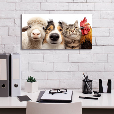 Toile épique Graffiti «Farm Friends Selfie» par Ann Klee, 24 po x 12 po