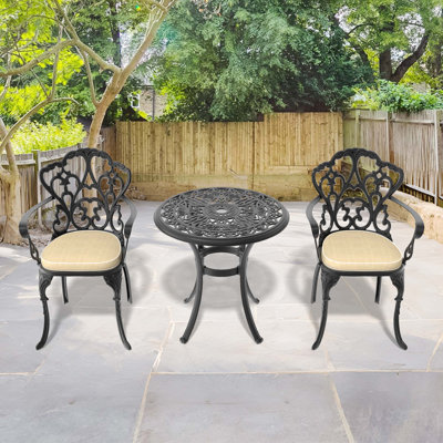 Ensemble de 3 meubles de patio en aluminium coulé avec cadre noir et coussins de siège blanc cassé