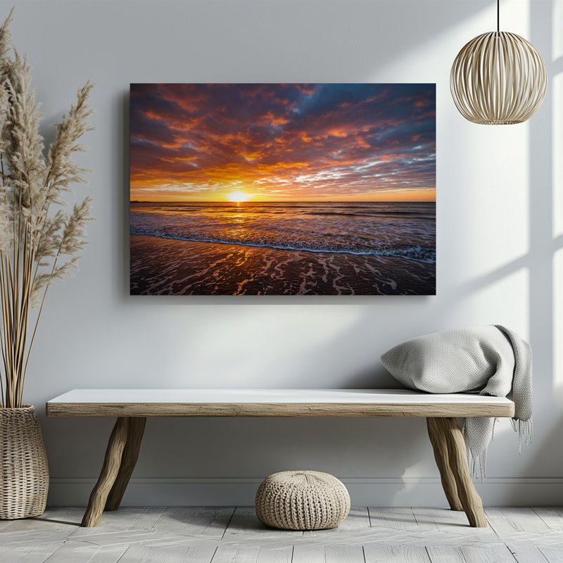 Toile, "Un coucher de soleil à couper le souffle au-dessus d'un océan tranquille", mettant en vedette une palette de couleurs vives de Fiery Reds, oranges et mauves doux