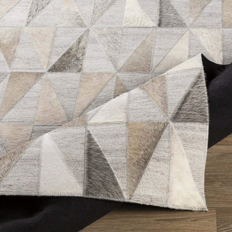 Eileen Geometric Indoor Rug, Rectangle 2' x 3'