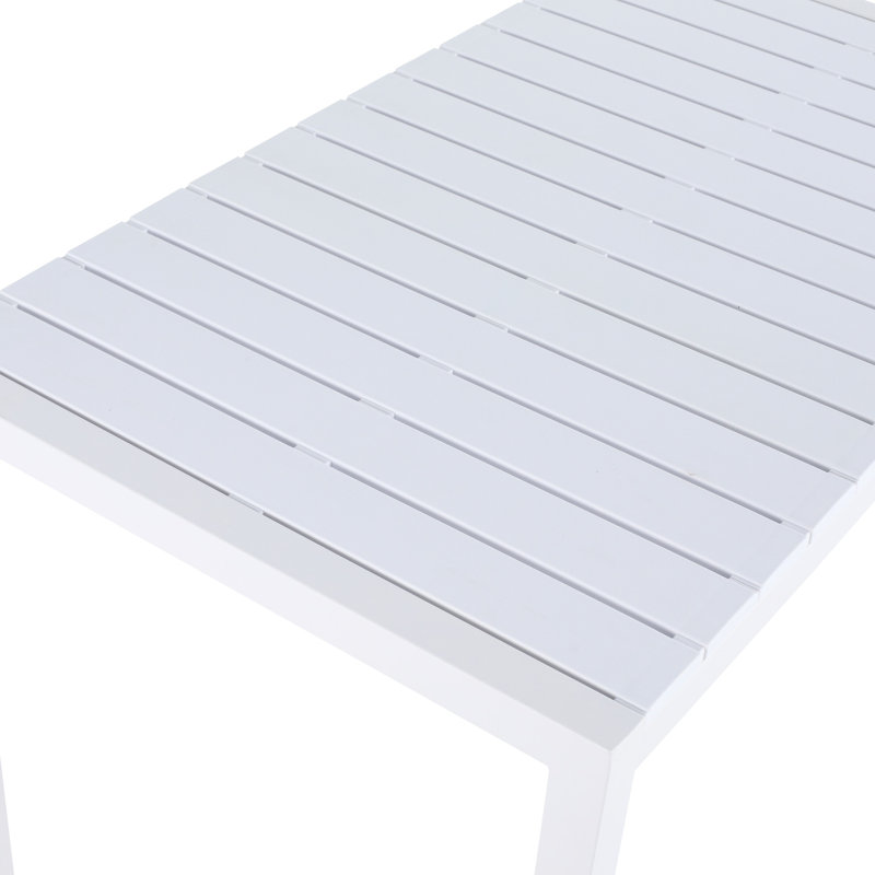Table de salle à manger moderne blanche de 55 pouces pour barbecue, au bord de la piscine, balcon - plateau de table léger en PP, pieds en métal avec patins antidérapants, longue installation au bord de la piscine et projets d'artisanat d'intérieur tout temps, décoloration / égratignure