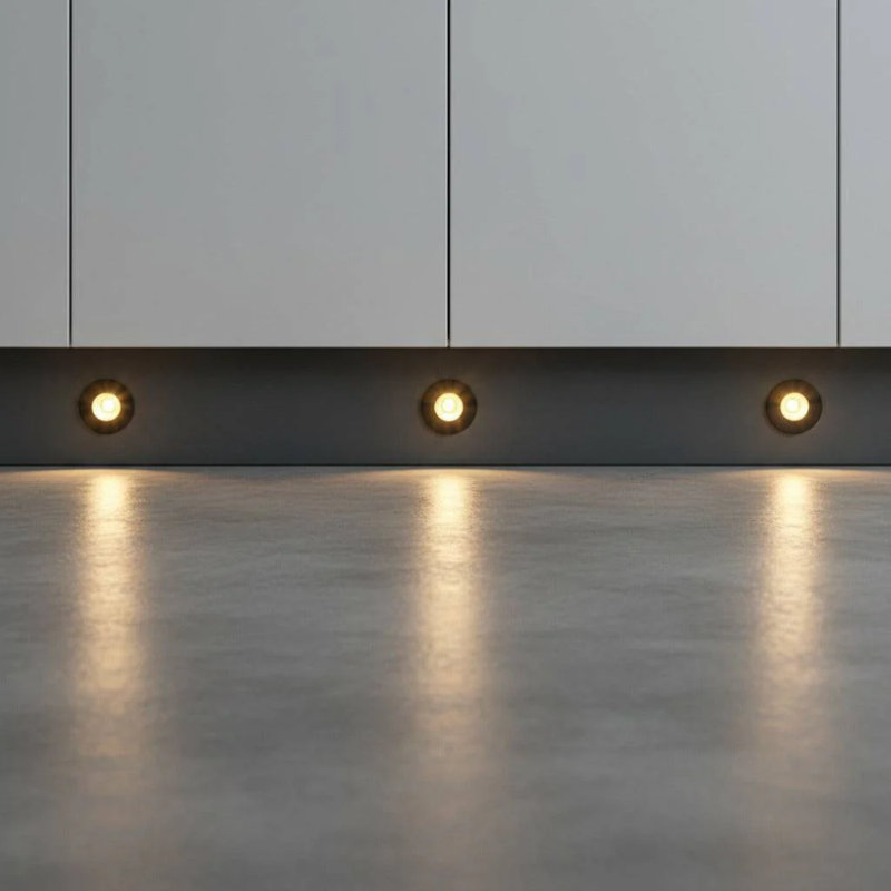 UltraBeam 1 Watt Black LED Plinth Light, Black