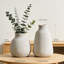 Ensemble de 2 vases en céramique fabriqués à la main, décor de maison de campagne rustique pour centre de table, foyer ou table de chevet, motif terre cuite blanc cassé minimaliste-930059815