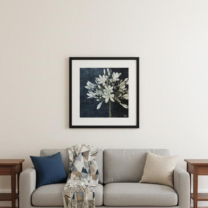 «Midnight Lilies I», impression murale encadrée noire