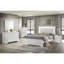 Très grand lit rembourré de style moderne Blaze fabriqué avec une tête de lit à DEL et du bois blanc (inventaire CA)-655970207