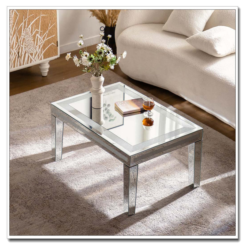 Tables basses argentées pour le salon