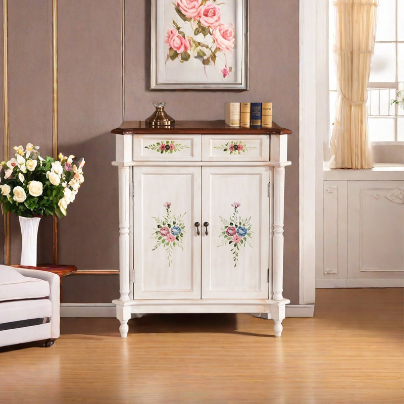 Armoire peinte à la main de style rétro
