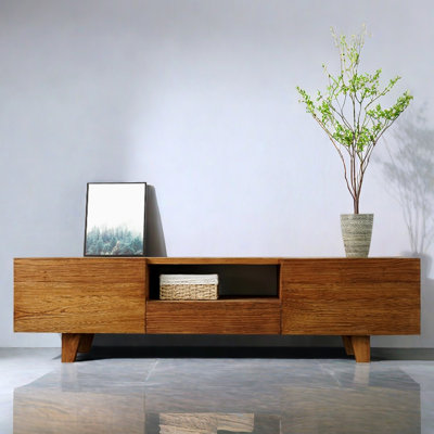 Un meuble télé au design antique et minimaliste