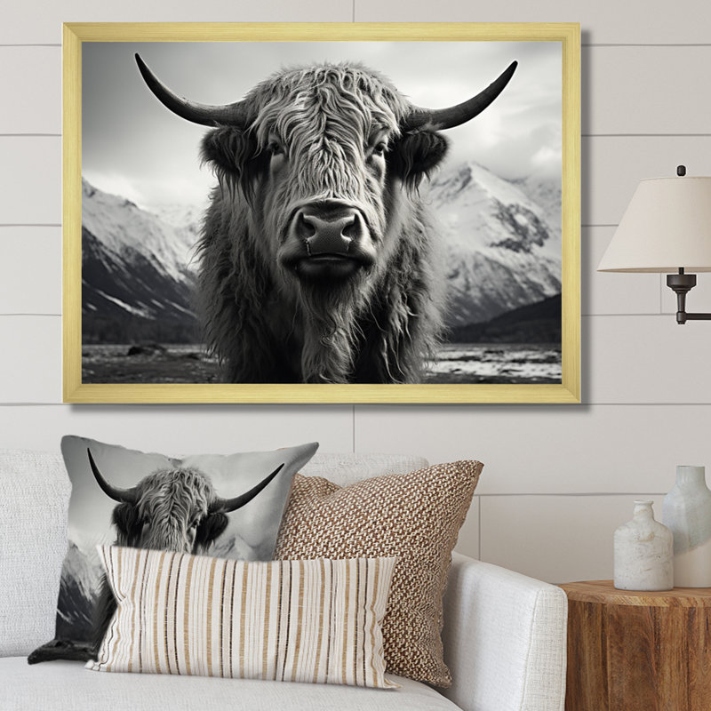 Portrait de yaks noir et blanc IV encadré sur toile, H 34 po x l 44 po x P 1,5 po, Or