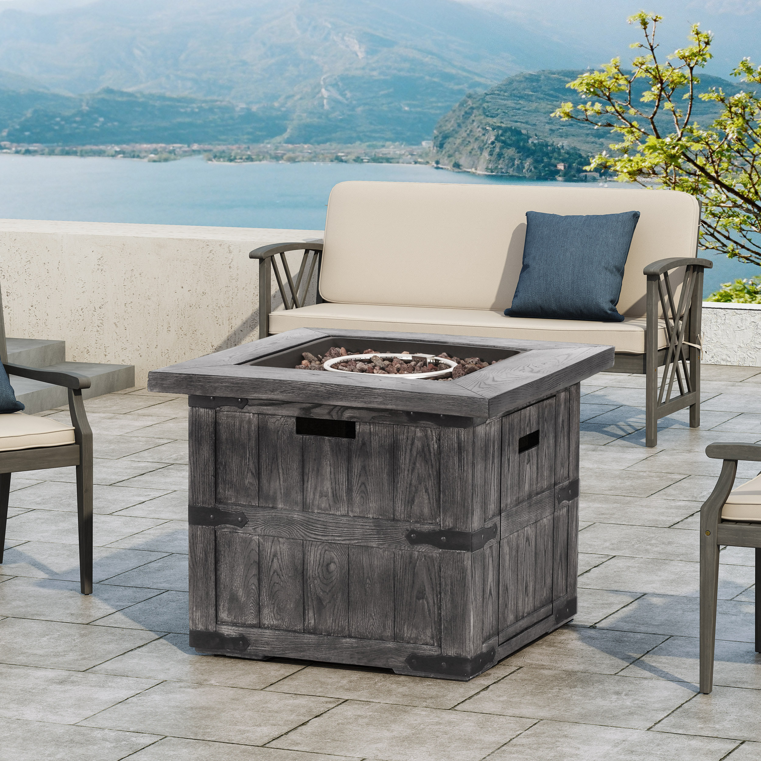 Loon Peak® Neosho Outdoor 40,000 BTU Lightweight Concrete Fire Pit