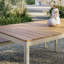 Table de salle à manger d'extérieur en aluminium 71 "avec plateau en faux bois Finn