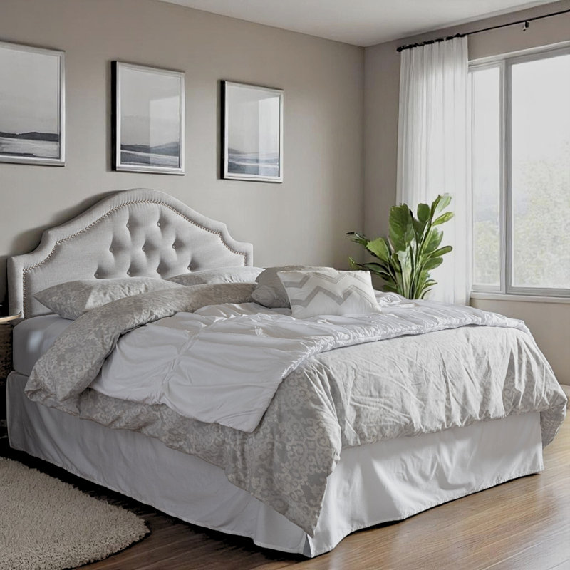 Tête de lit tapissier capitonnée beige Moyd Greyish Beige, Queen