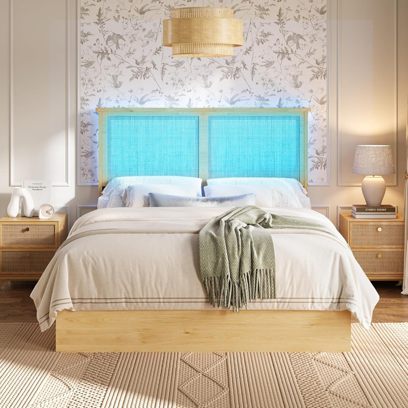 Structure de lit plateforme pleine grandeur avec tête de lit en rotin et 4 tiroirs de rangement, structure en bois composite, lattes de bois, aucun sommier requis, assemblage facile, finition naturelle