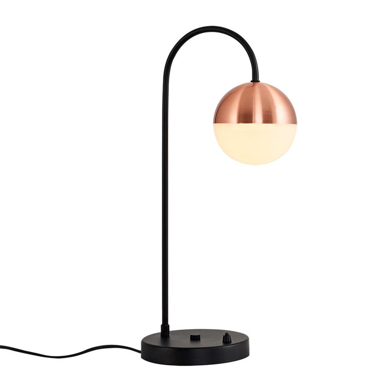 Lampe de table en métal Tirrell