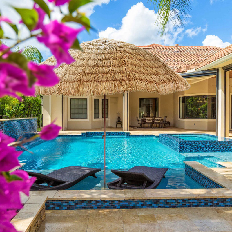 Parasol de patio en acier de style hawaïen de 9,5 pi Tiki Thatch